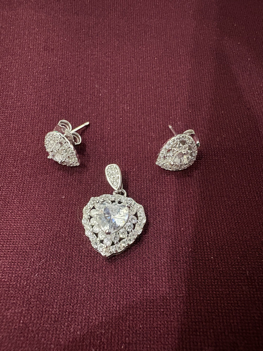 Heart Halo Pendant Set, angled view