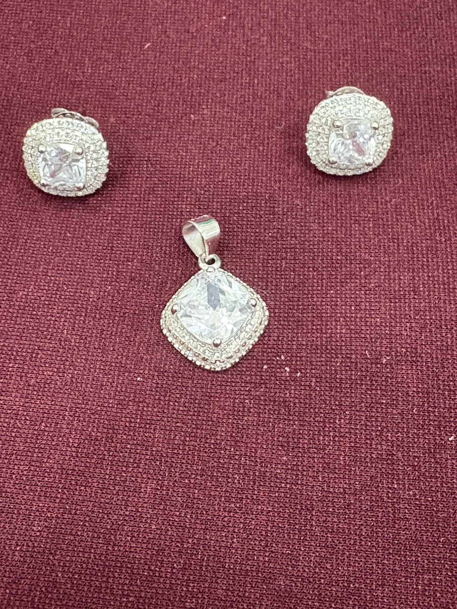 Halo Cushion Pendant Set, angled view