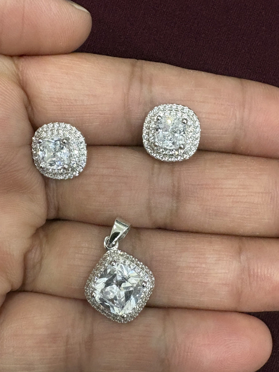 Halo Cushion Pendant Set, close-up view