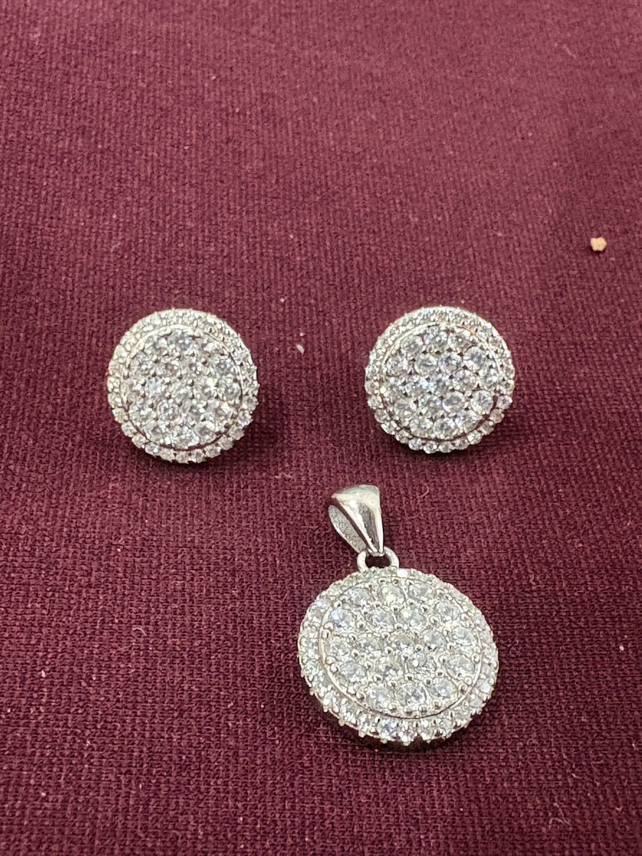 Pave Disc Pendant Set, front view