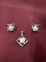 Blue Pearl Pendant Set, front view