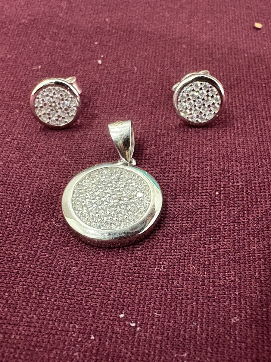 Textured Disc Pendant Set, angled view