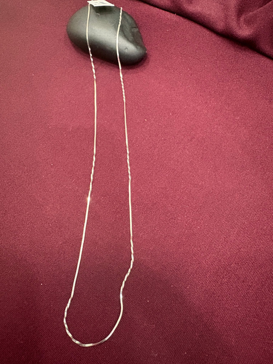 Silver-Tone Box Chain, side view