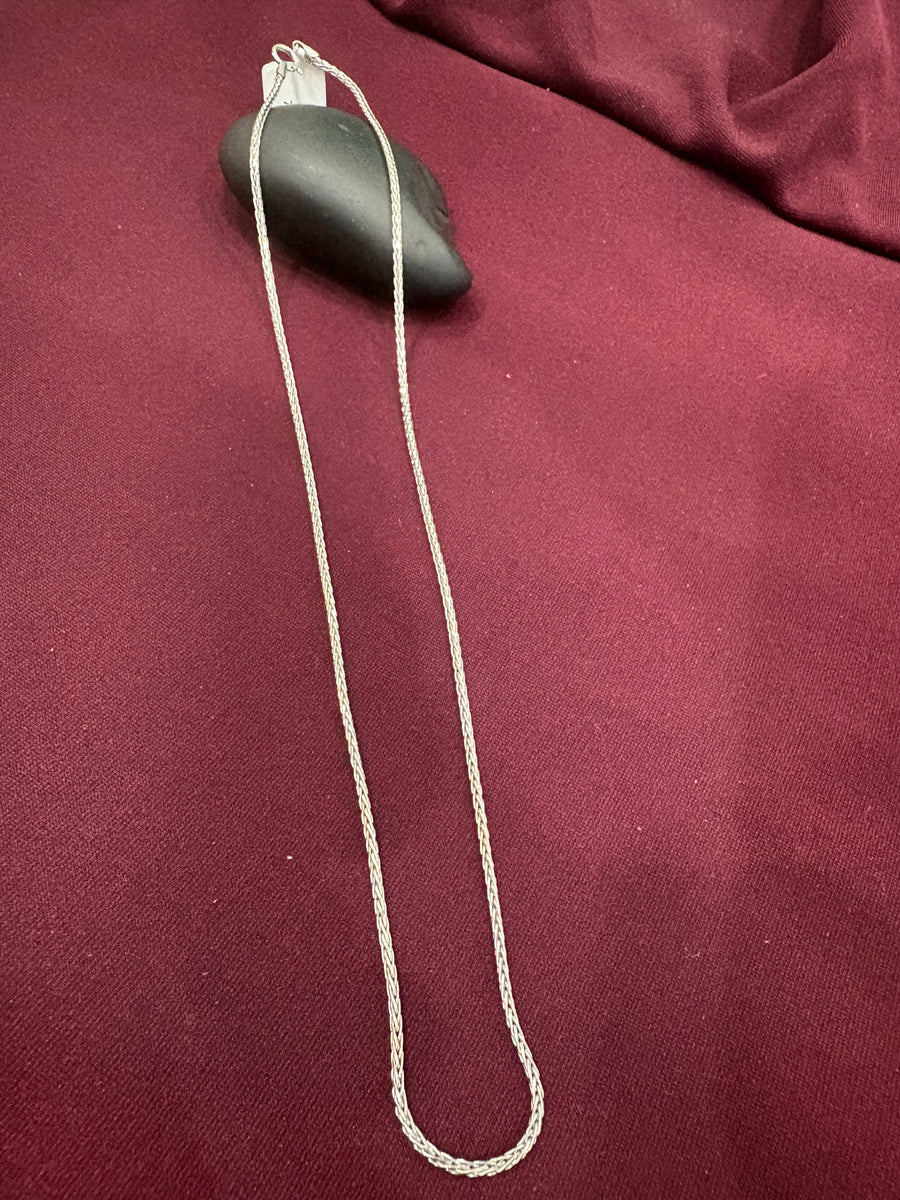 Diamond Cut Link Chain, angled view