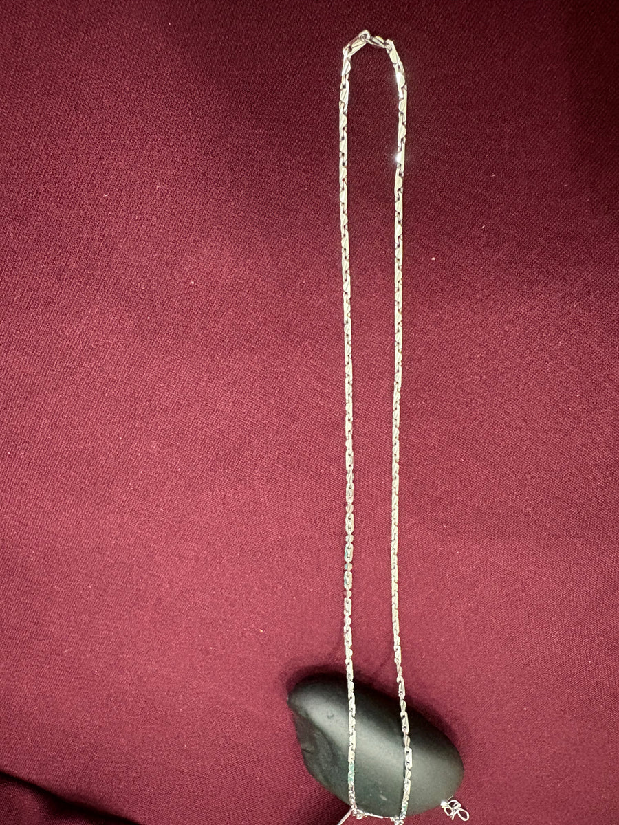 Diamond Cut Link Chain, close-up view