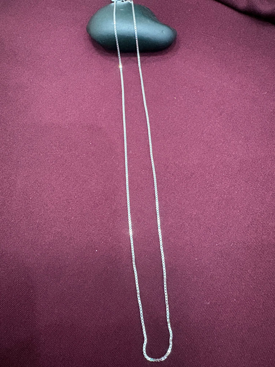 Diamond Cut Twisted Chain, angled view