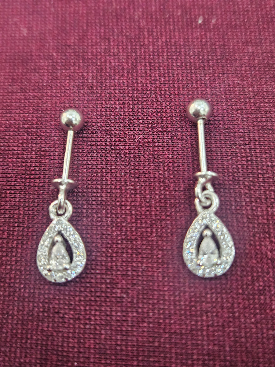 Double Teardrop Stone Bugdi Pair, close-up view