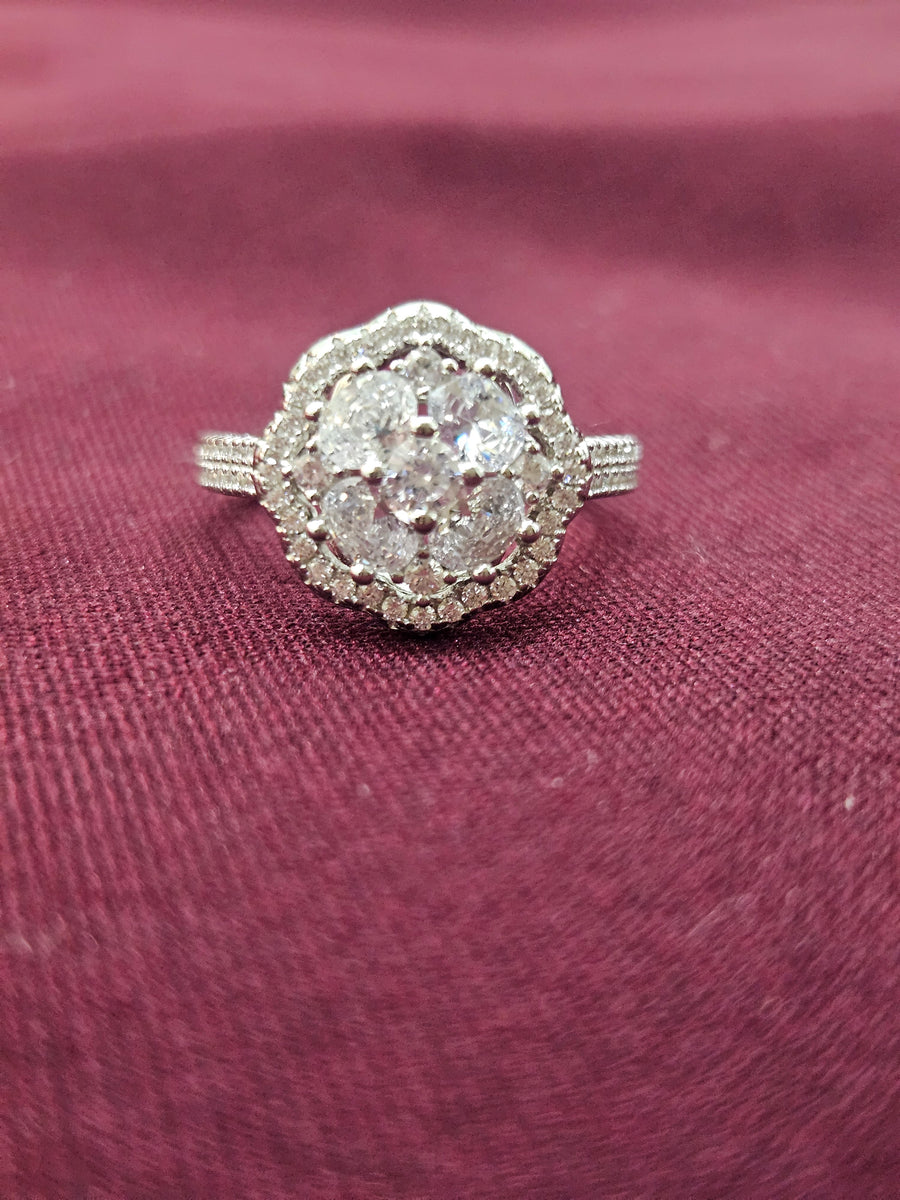 Round Halo Cluster Ring, front view