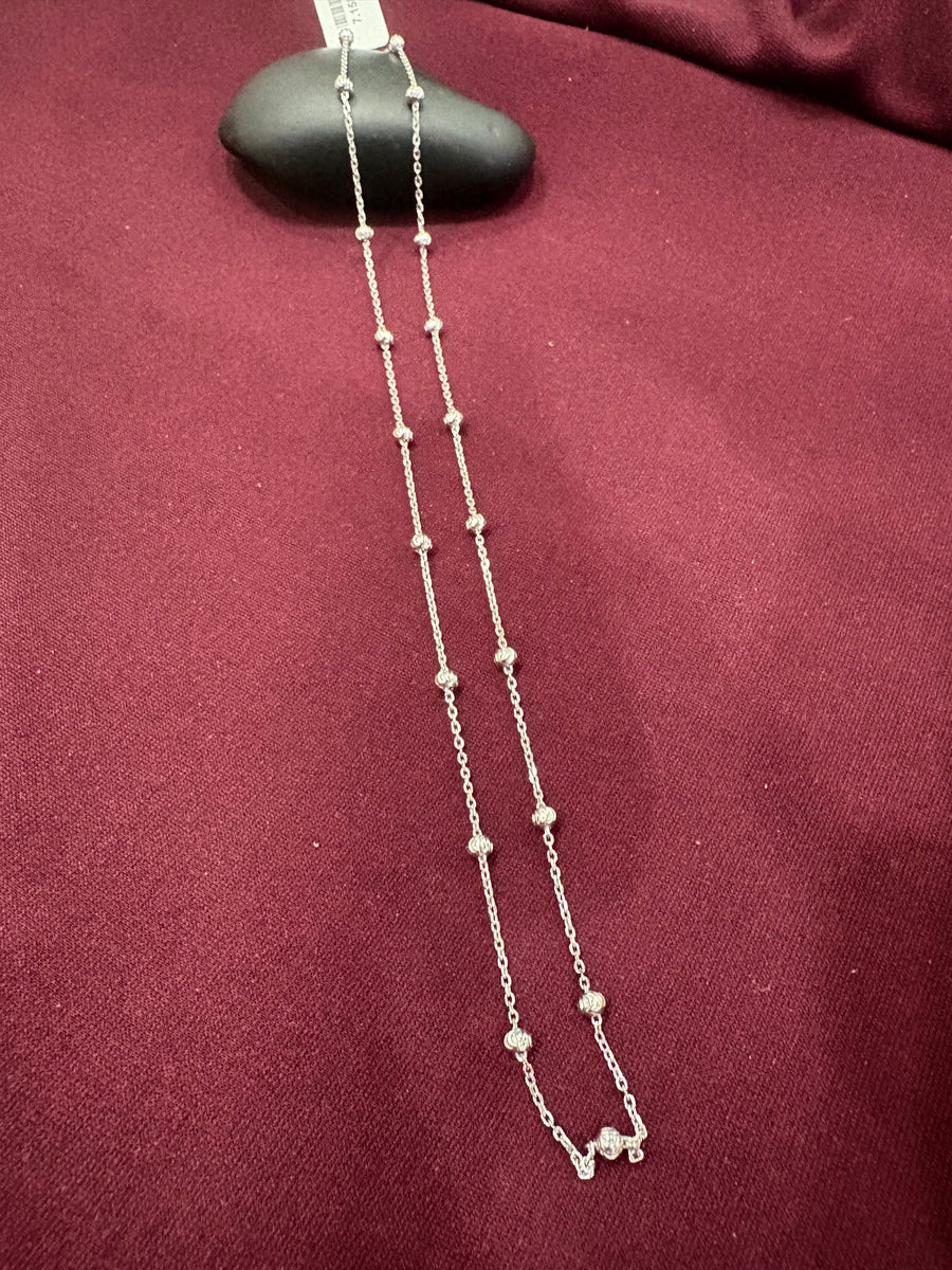 Spaced Knot Snake Chain, close-up view